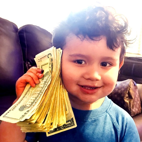 Great deals on accessories and clothing from Louis Vuitton, Fendi, and more - Picture 2 of 5